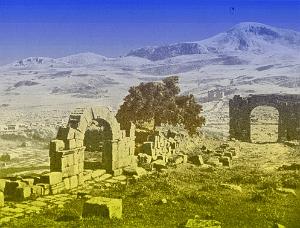 VESTIGES ROMAINS ET HAUTS PLATEAU 000002 ANNOUNA RUINES DE DEUX PETITS ARCS